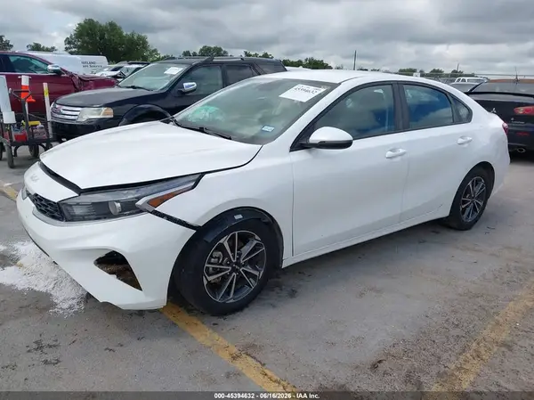 3KPF24AD0NE488572 2022 KIA FORTE - Image 2