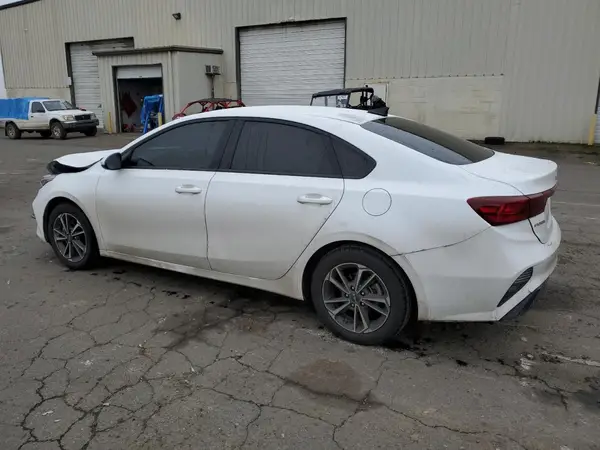 3KPF24AD0NE493058 2022 KIA FORTE - Image 2
