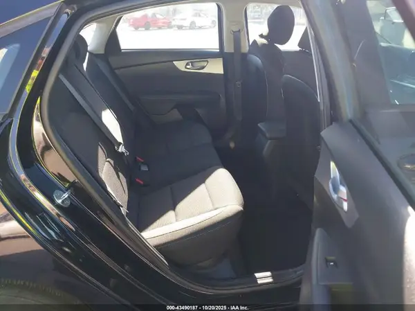 3KPF24AD0NE498017 2022 KIA FORTE - Image 8