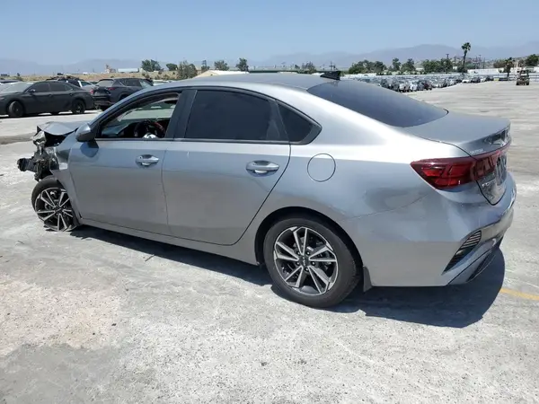3KPF24AD0NE502857 2022 KIA FORTE - Image 2