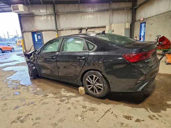 3KPF24AD0NE503555 2022 KIA FORTE - Image 2