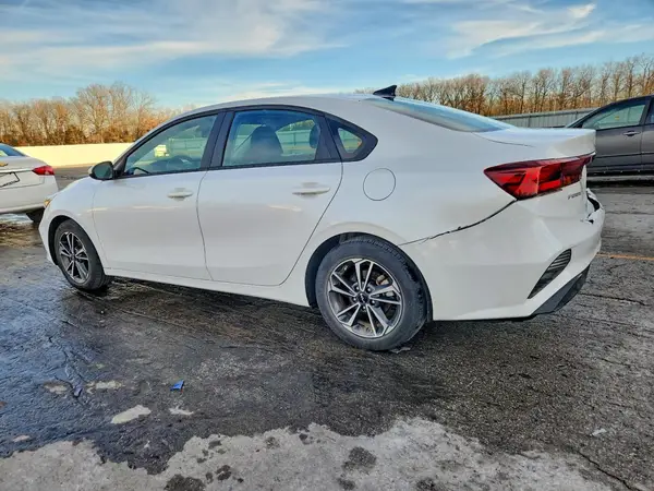 3KPF24AD0PE505972 2023 KIA FORTE - Image 2