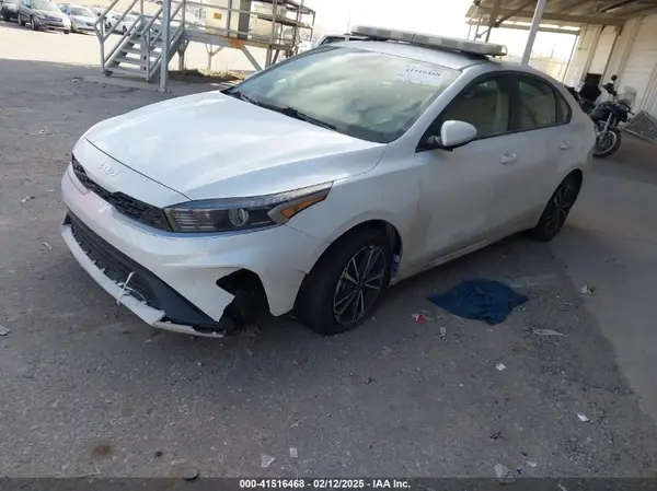3KPF24AD0PE525719 2023 KIA FORTE - Image 2