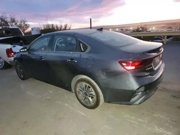 3KPF24AD0PE525770 2023 KIA FORTE - Image 2