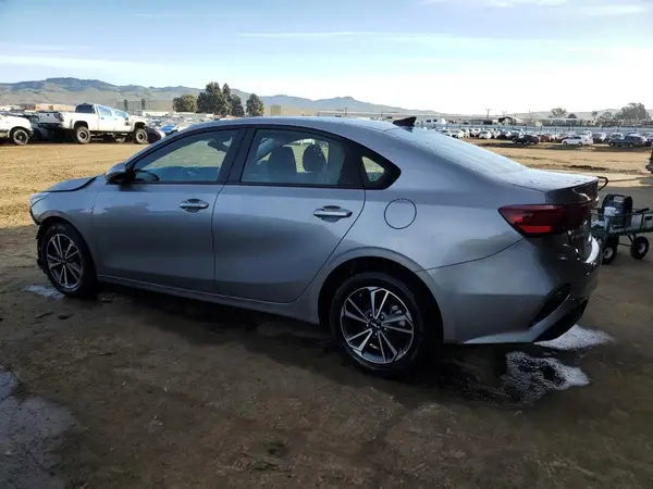 3KPF24AD0PE526286 2023 KIA FORTE - Image 2