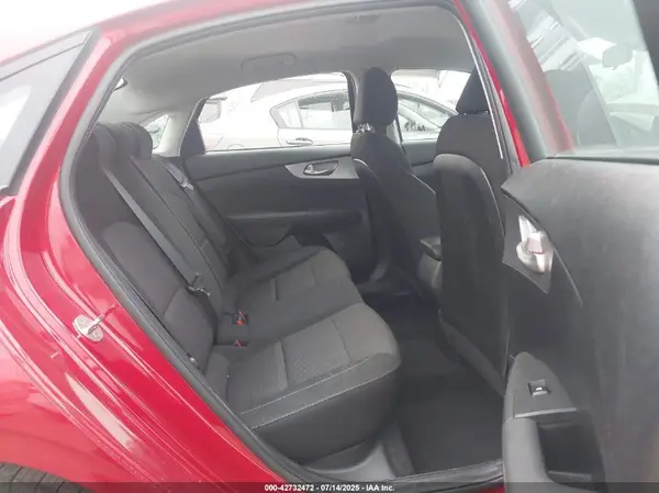 3KPF24AD0PE527762 2023 KIA FORTE - Image 8