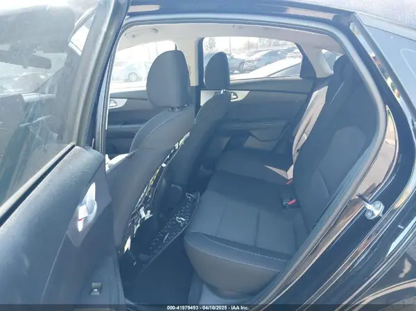 3KPF24AD0PE527776 2023 KIA FORTE - Image 8