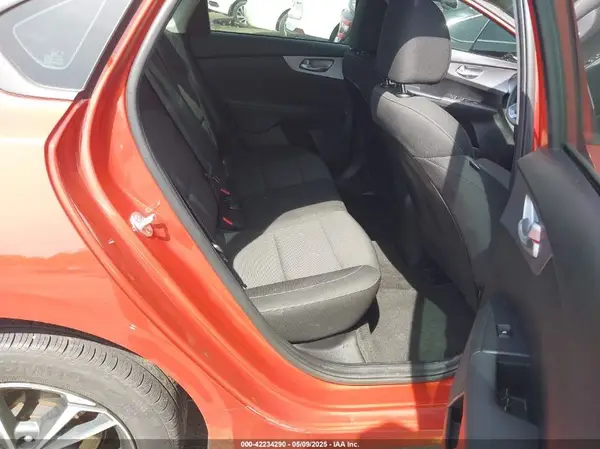 3KPF24AD0PE541113 2023 KIA FORTE - Image 8
