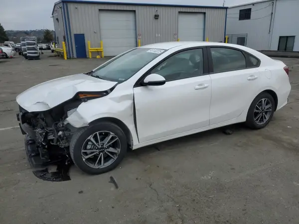 3KPF24AD0PE548546 2023 KIA FORTE - Image 1