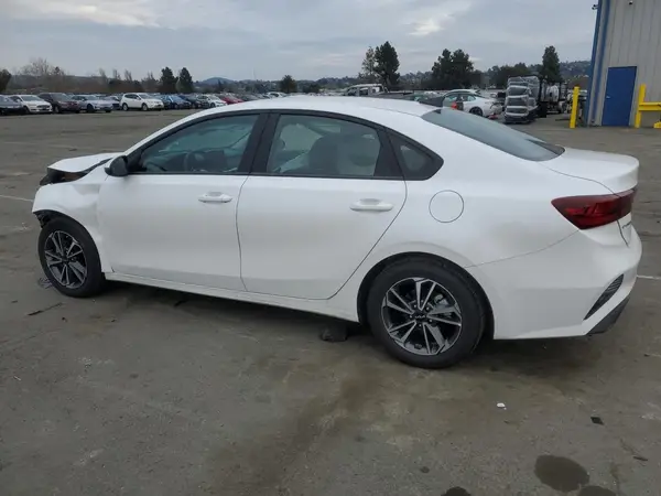 3KPF24AD0PE548546 2023 KIA FORTE - Image 2