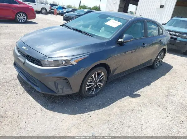 3KPF24AD0PE555612 2023 KIA FORTE - Image 2