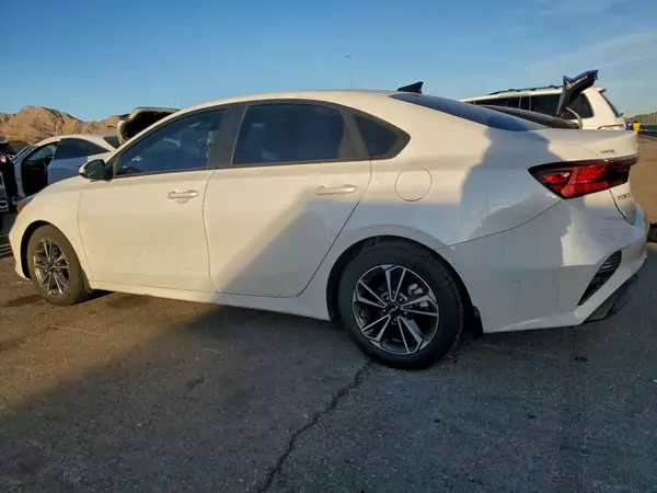 3KPF24AD0PE559885 2023 KIA FORTE - Image 2