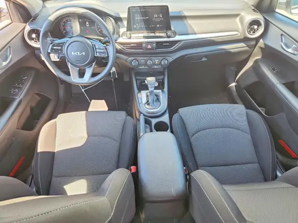 3KPF24AD0PE562639 2023 KIA FORTE - Image 8