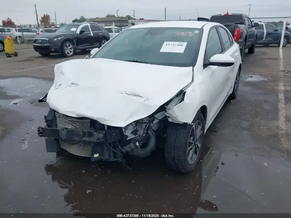 3KPF24AD0PE566304 2023 KIA FORTE - Image 2