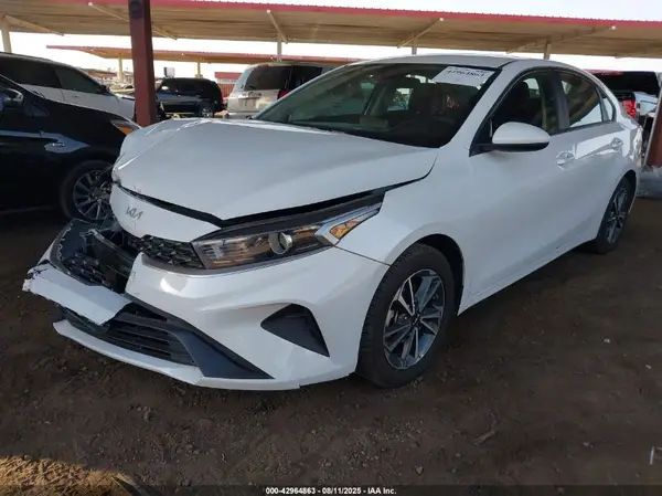 3KPF24AD0PE566383 2023 KIA FORTE - Image 2