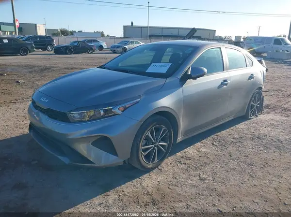 3KPF24AD0PE567985 2023 KIA FORTE - Image 2