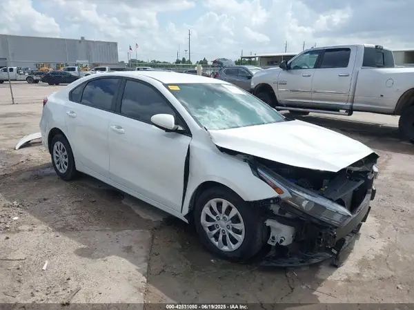 3KPF24AD0PE569638 2023 KIA FORTE - Image 1