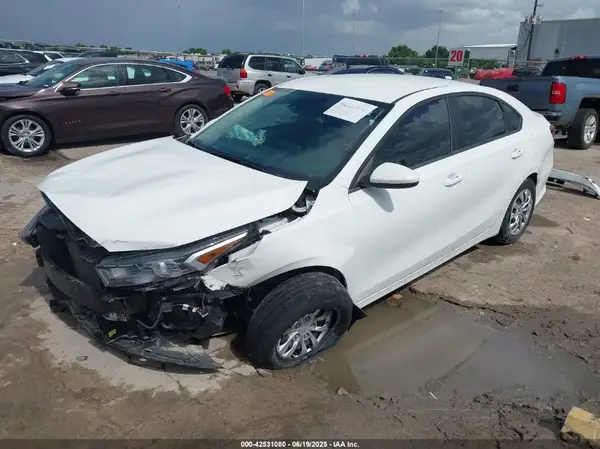 3KPF24AD0PE569638 2023 KIA FORTE - Image 2