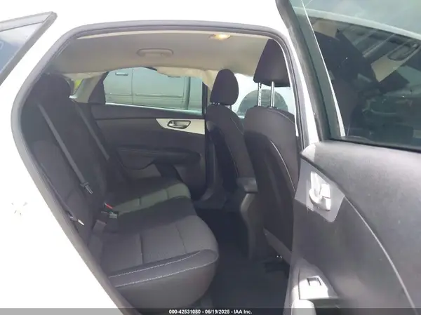 3KPF24AD0PE569638 2023 KIA FORTE - Image 8