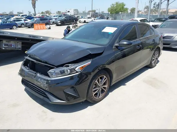 3KPF24AD0PE570661 2023 KIA FORTE - Image 2