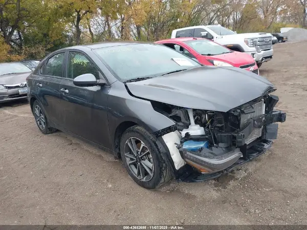 3KPF24AD0PE574144 2023 KIA FORTE - Image 1