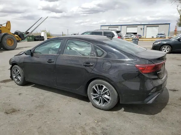 3KPF24AD0PE575021 2023 KIA FORTE - Image 2