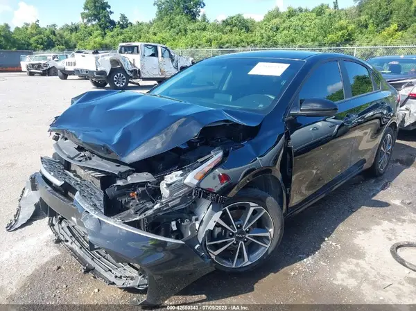 3KPF24AD0PE575651 2023 KIA FORTE - Image 2