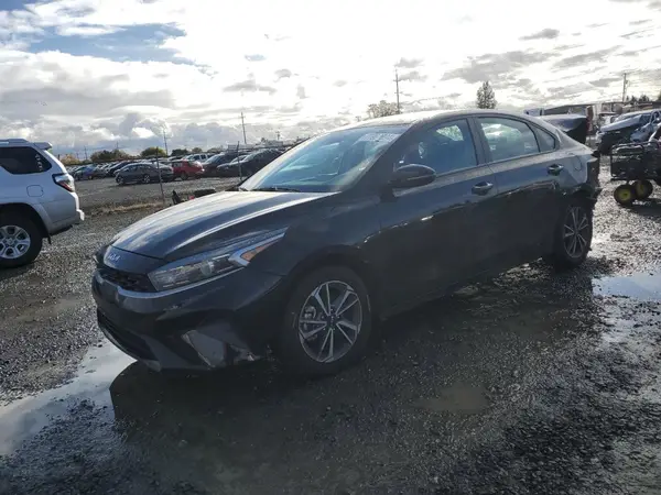 3KPF24AD0PE575925 2023 KIA FORTE - Image 1