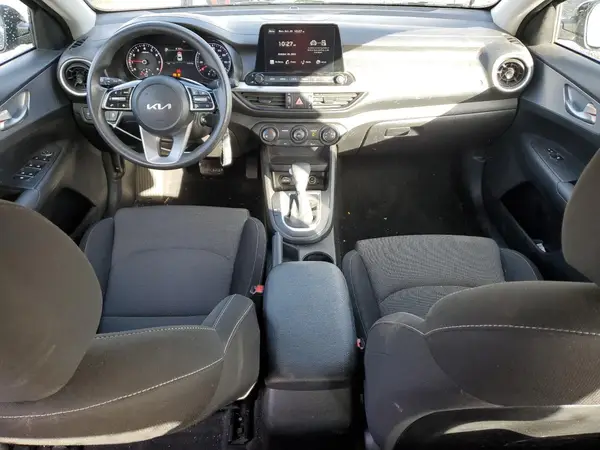 3KPF24AD0PE575925 2023 KIA FORTE - Image 8