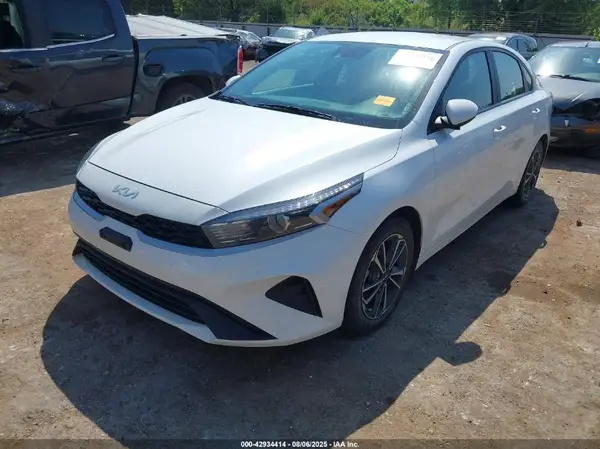 3KPF24AD0PE578761 2023 KIA FORTE - Image 2