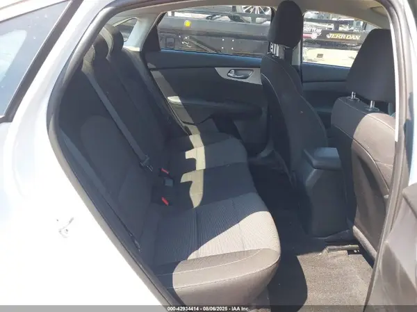 3KPF24AD0PE578761 2023 KIA FORTE - Image 8