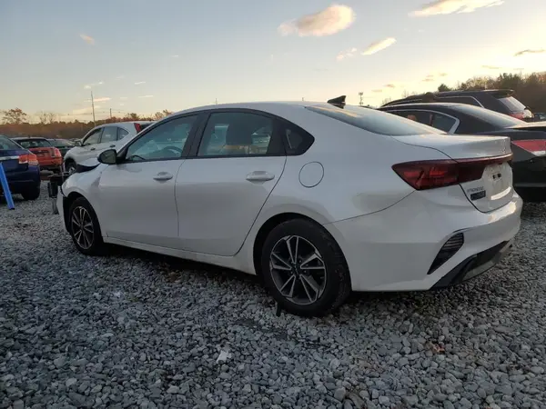 3KPF24AD0PE580297 2023 KIA FORTE - Image 2