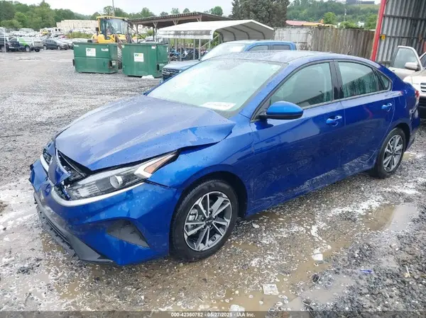 3KPF24AD0PE580493 2023 KIA FORTE - Image 2