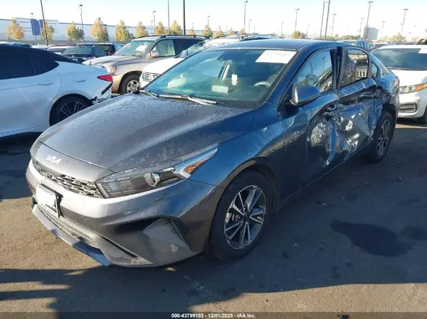 3KPF24AD0PE580560 2023 KIA FORTE - Image 2