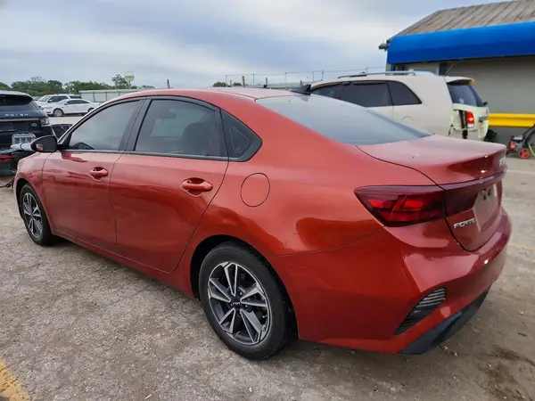3KPF24AD0PE580977 2023 KIA FORTE - Image 2