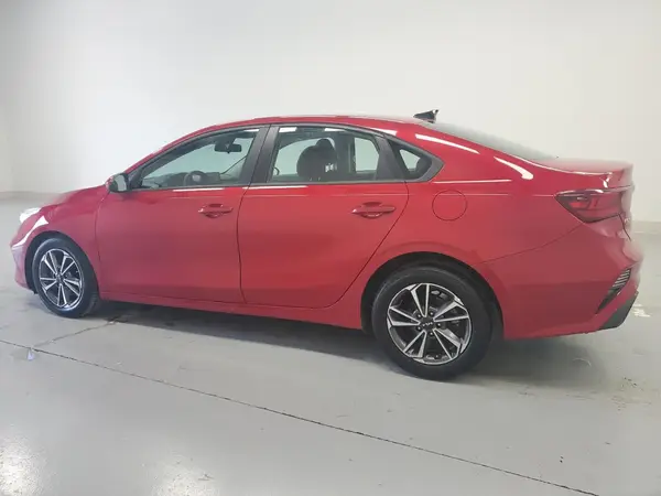 3KPF24AD0PE581465 2023 KIA FORTE - Image 2