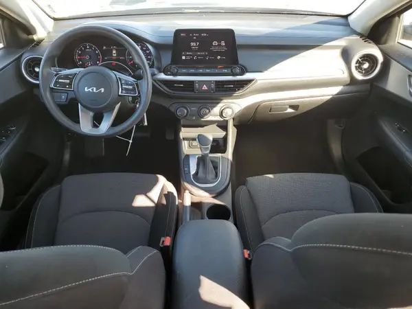 3KPF24AD0PE583071 2023 KIA FORTE - Image 8