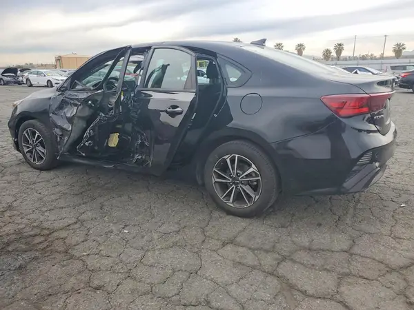 3KPF24AD0PE583085 2023 KIA FORTE - Image 2