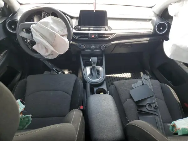 3KPF24AD0PE585709 2023 KIA FORTE - Image 8