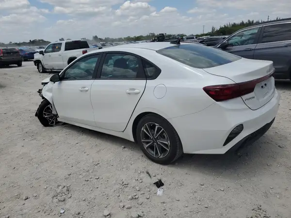 3KPF24AD0PE587962 2023 KIA FORTE - Image 2