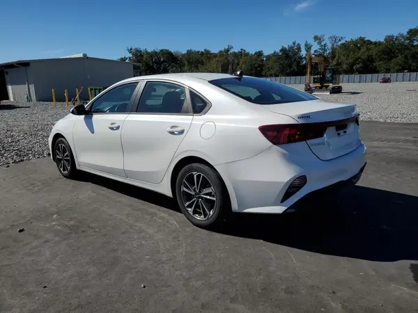 3KPF24AD0PE589176 2023 KIA FORTE - Image 2