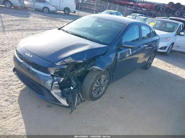 3KPF24AD0PE589856 2023 KIA FORTE - Image 2