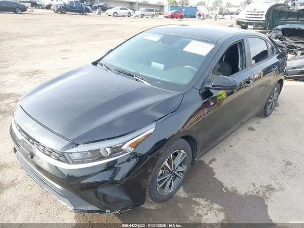 3KPF24AD0PE607675 2023 KIA FORTE - Image 2