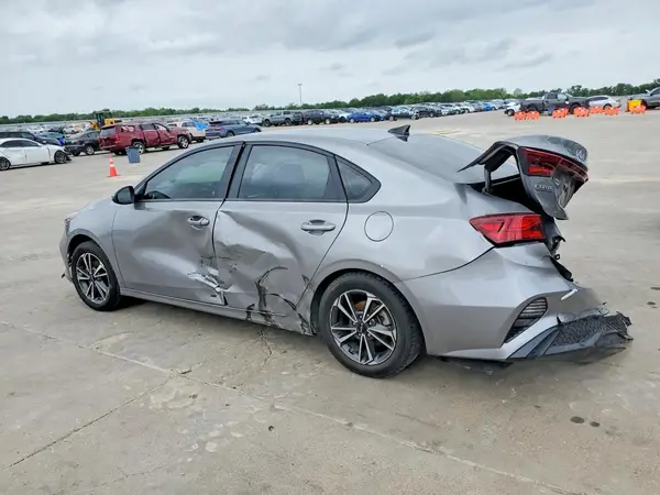 3KPF24AD0PE608406 2023 KIA FORTE - Image 2