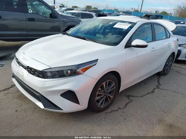 3KPF24AD0PE609071 2023 KIA FORTE - Image 2
