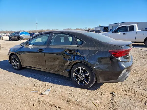 3KPF24AD0PE611189 2023 KIA FORTE - Image 2