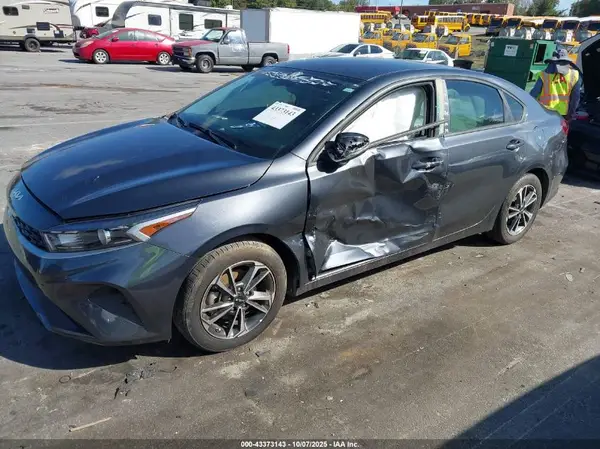 3KPF24AD0PE619700 2023 KIA FORTE - Image 2