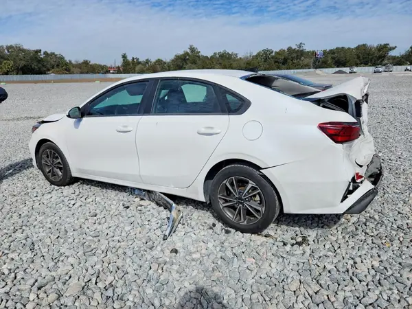 3KPF24AD0PE621124 2023 KIA FORTE - Image 2