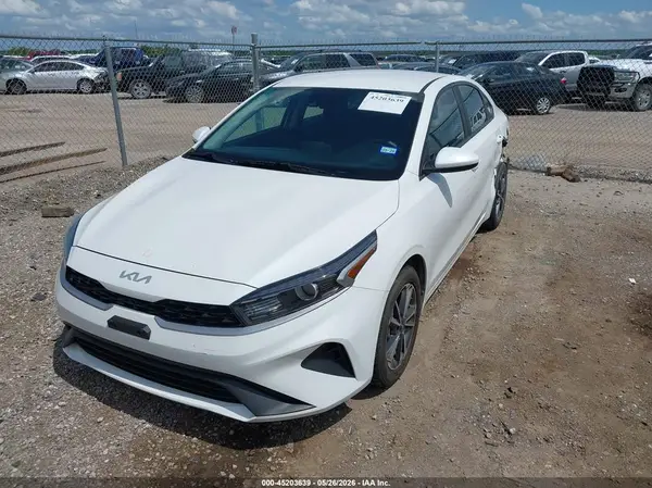 3KPF24AD0PE622306 2023 KIA FORTE - Image 2