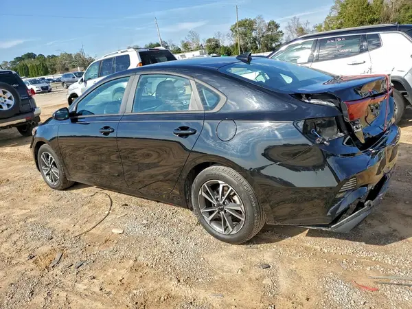 3KPF24AD0PE625402 2023 KIA FORTE - Image 2
